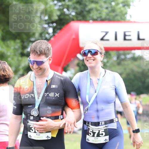 21.06.2026 - 29. Vierlanden-Triathlon Andreas Tolksdorf http://msf.ph/oto/9888358 21.06.2026 11:42:26 Ziel 484, 570, 579, 484, 570, 579 meine-sportfotos.de