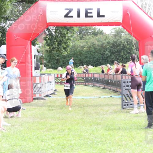 21.06.2026 - 29. Vierlanden-Triathlon Andreas Tolksdorf http://msf.ph/oto/9888373 21.06.2026 11:42:39 Ziel 515, 570, 515, 570 meine-sportfotos.de