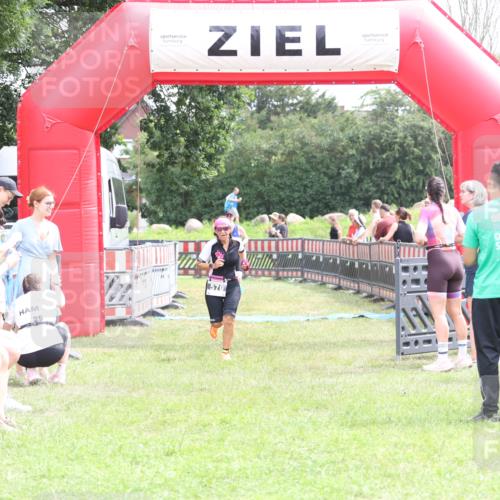 21.06.2026 - 29. Vierlanden-Triathlon Andreas Tolksdorf http://msf.ph/oto/9888374 21.06.2026 11:42:39 Ziel 515, 570, 515, 570 meine-sportfotos.de