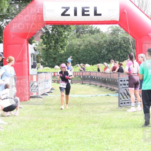 21.06.2026 - 29. Vierlanden-Triathlon Andreas Tolksdorf http://msf.ph/oto/9888376 21.06.2026 11:42:39 Ziel 515, 570, 515, 570 meine-sportfotos.de