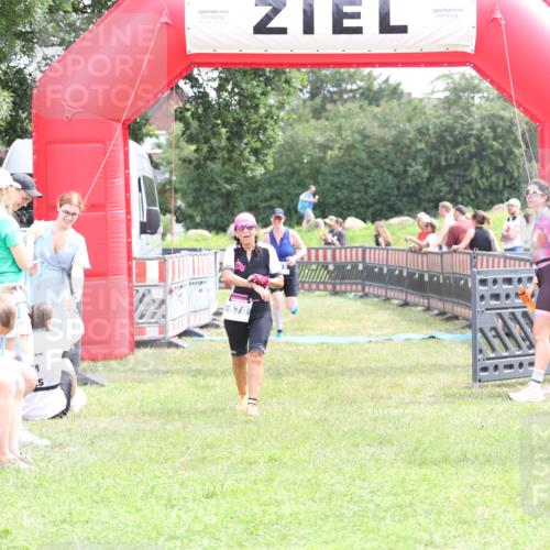 21.06.2026 - 29. Vierlanden-Triathlon Andreas Tolksdorf http://msf.ph/oto/9888378 21.06.2026 11:42:40 Ziel 515, 570, 515, 570 meine-sportfotos.de