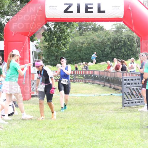 21.06.2026 - 29. Vierlanden-Triathlon Andreas Tolksdorf http://msf.ph/oto/9888395 21.06.2026 11:42:44 Ziel 515, 515 meine-sportfotos.de