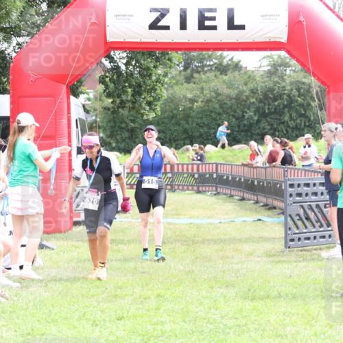 21.06.2026 - 29. Vierlanden-Triathlon Andreas Tolksdorf http://msf.ph/oto/9888400 21.06.2026 11:42:44 Ziel 515, 515 meine-sportfotos.de