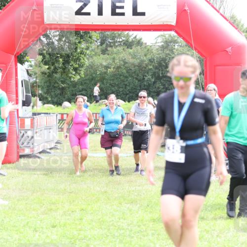 21.06.2026 - 29. Vierlanden-Triathlon Andreas Tolksdorf http://msf.ph/oto/9888414 21.06.2026 11:43:10 Ziel 613, 613 meine-sportfotos.de