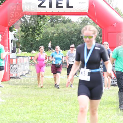 21.06.2026 - 29. Vierlanden-Triathlon Andreas Tolksdorf http://msf.ph/oto/9888417 21.06.2026 11:43:10 Ziel 613, 613 meine-sportfotos.de