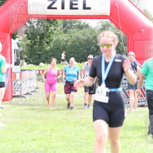 21.06.2026 - 29. Vierlanden-Triathlon Andreas Tolksdorf http://msf.ph/oto/9888419 21.06.2026 11:43:10 Ziel 613, 613 meine-sportfotos.de