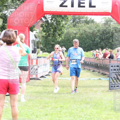 21.06.2026 - 29. Vierlanden-Triathlon Andreas Tolksdorf http://msf.ph/oto/9888431 21.06.2026 11:43:33 Ziel 415, 455, 576, 415, 455, 576 meine-sportfotos.de