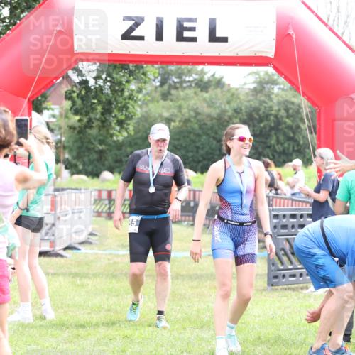 21.06.2026 - 29. Vierlanden-Triathlon Andreas Tolksdorf http://msf.ph/oto/9888443 21.06.2026 11:43:45 Ziel 556, 556 meine-sportfotos.de