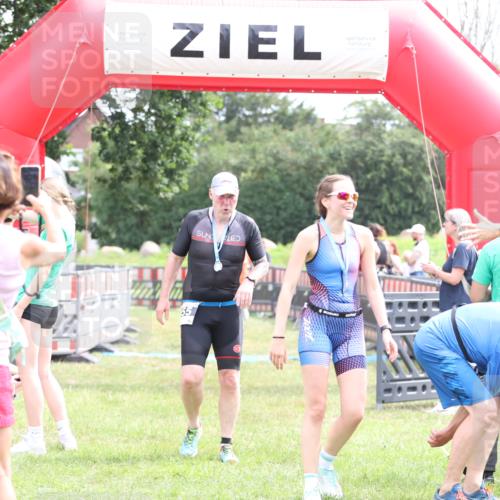 21.06.2026 - 29. Vierlanden-Triathlon Andreas Tolksdorf http://msf.ph/oto/9888444 21.06.2026 11:43:45 Ziel 556, 556 meine-sportfotos.de