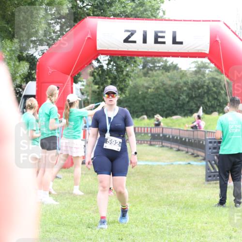 21.06.2026 - 29. Vierlanden-Triathlon Andreas Tolksdorf http://msf.ph/oto/9888464 21.06.2026 11:46:06 Ziel 494, 494 meine-sportfotos.de