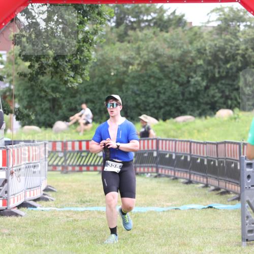 21.06.2026 - 29. Vierlanden-Triathlon Andreas Tolksdorf http://msf.ph/oto/9888565 21.06.2026 11:47:35 Ziel 355, 355 meine-sportfotos.de