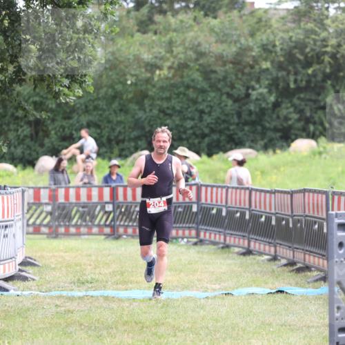 21.06.2026 - 29. Vierlanden-Triathlon Andreas Tolksdorf http://msf.ph/oto/9888573 21.06.2026 11:47:53 Ziel 204, 204 meine-sportfotos.de