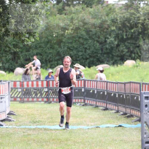 21.06.2026 - 29. Vierlanden-Triathlon Andreas Tolksdorf http://msf.ph/oto/9888575 21.06.2026 11:47:53 Ziel 204, 204 meine-sportfotos.de