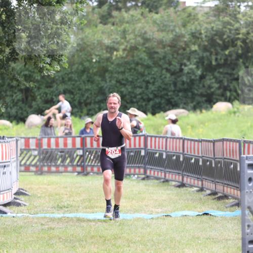21.06.2026 - 29. Vierlanden-Triathlon Andreas Tolksdorf http://msf.ph/oto/9888576 21.06.2026 11:47:53 Ziel 204, 204 meine-sportfotos.de