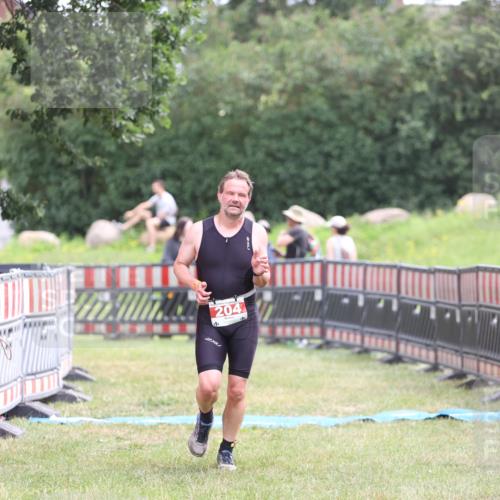 21.06.2026 - 29. Vierlanden-Triathlon Andreas Tolksdorf http://msf.ph/oto/9888581 21.06.2026 11:47:54 Ziel 204, 204 meine-sportfotos.de