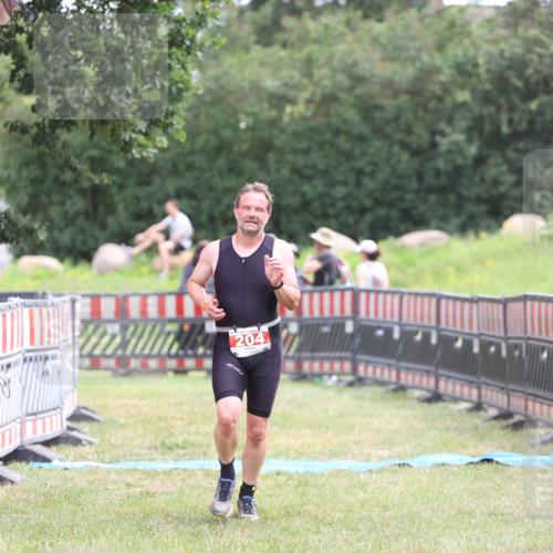 21.06.2026 - 29. Vierlanden-Triathlon Andreas Tolksdorf http://msf.ph/oto/9888582 21.06.2026 11:47:54 Ziel 204, 204 meine-sportfotos.de