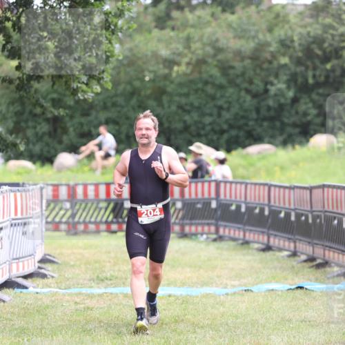 21.06.2026 - 29. Vierlanden-Triathlon Andreas Tolksdorf http://msf.ph/oto/9888585 21.06.2026 11:47:54 Ziel 204, 204 meine-sportfotos.de
