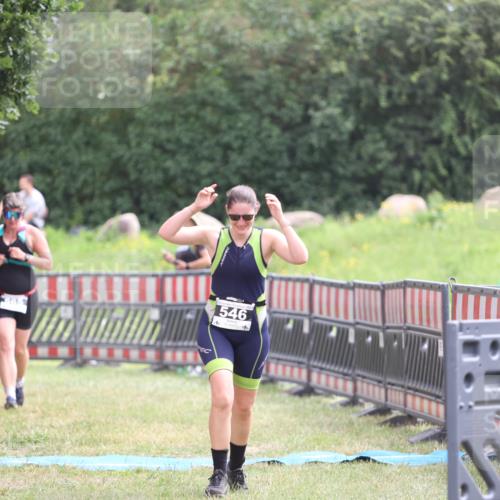 21.06.2026 - 29. Vierlanden-Triathlon Andreas Tolksdorf http://msf.ph/oto/9888587 21.06.2026 11:48:25 Ziel 546, 565, 546, 565 meine-sportfotos.de