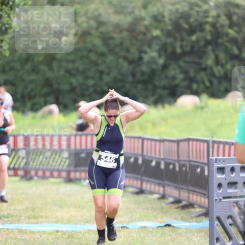 21.06.2026 - 29. Vierlanden-Triathlon Andreas Tolksdorf http://msf.ph/oto/9888590 21.06.2026 11:48:25 Ziel 546, 565, 546, 565 meine-sportfotos.de