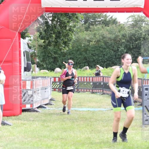 21.06.2026 - 29. Vierlanden-Triathlon Andreas Tolksdorf http://msf.ph/oto/9888597 21.06.2026 11:48:29 Ziel 546, 565, 546, 565 meine-sportfotos.de