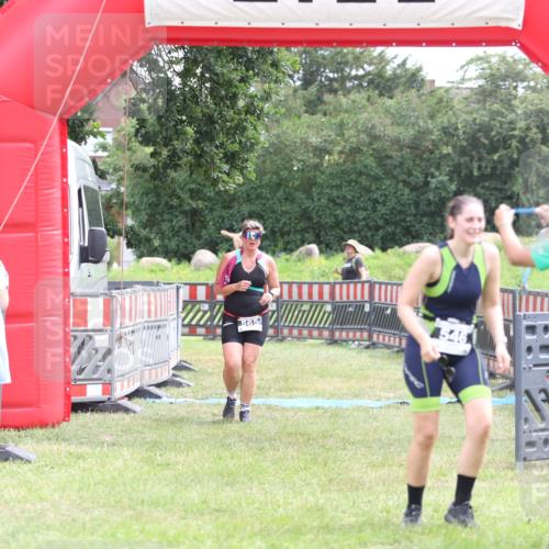 21.06.2026 - 29. Vierlanden-Triathlon Andreas Tolksdorf http://msf.ph/oto/9888598 21.06.2026 11:48:29 Ziel 546, 565, 546, 565 meine-sportfotos.de