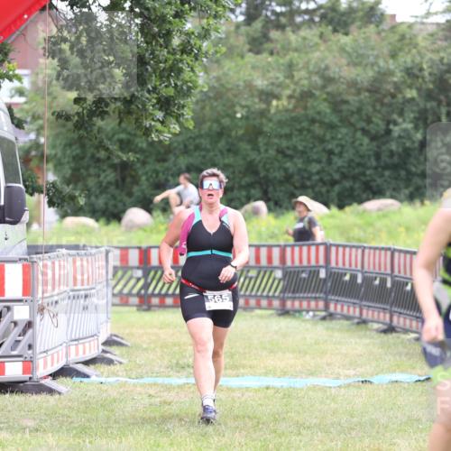 21.06.2026 - 29. Vierlanden-Triathlon Andreas Tolksdorf http://msf.ph/oto/9888601 21.06.2026 11:48:30 Ziel 565, 565 meine-sportfotos.de