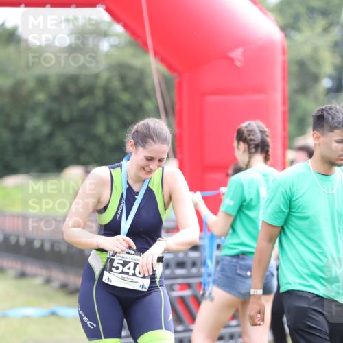 21.06.2026 - 29. Vierlanden-Triathlon Andreas Tolksdorf http://msf.ph/oto/9888609 21.06.2026 11:48:33 Ziel 565, 565 meine-sportfotos.de