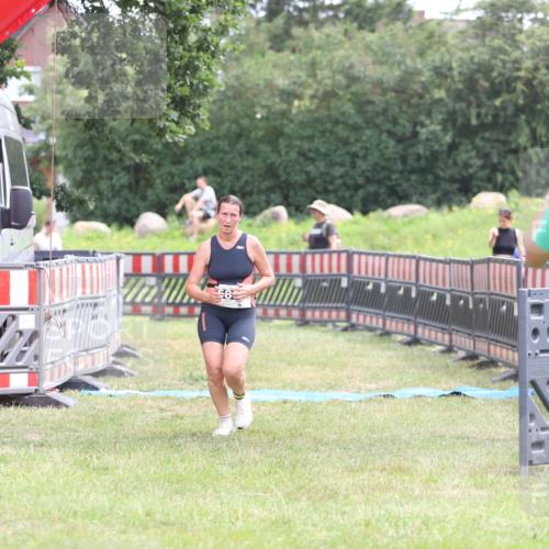 21.06.2026 - 29. Vierlanden-Triathlon Andreas Tolksdorf http://msf.ph/oto/9888611 21.06.2026 11:49:02 Ziel 586, 586 meine-sportfotos.de