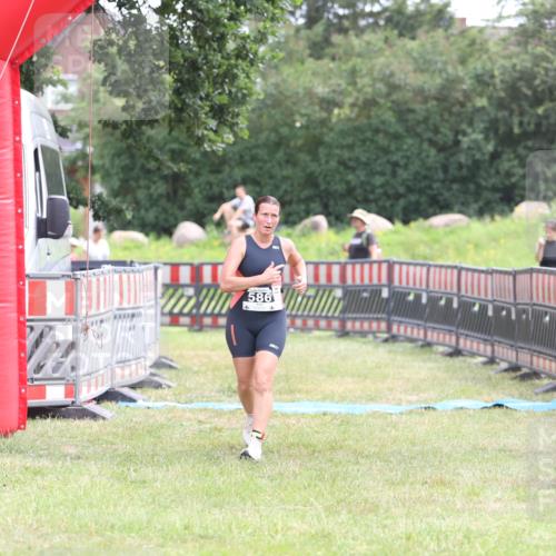 21.06.2026 - 29. Vierlanden-Triathlon Andreas Tolksdorf http://msf.ph/oto/9888615 21.06.2026 11:49:02 Ziel 586, 586 meine-sportfotos.de