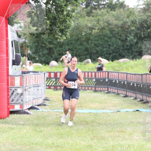21.06.2026 - 29. Vierlanden-Triathlon Andreas Tolksdorf http://msf.ph/oto/9888617 21.06.2026 11:49:02 Ziel 586, 586 meine-sportfotos.de
