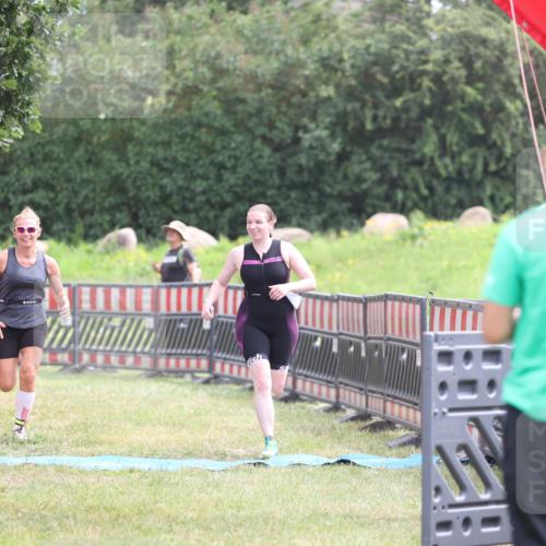 21.06.2026 - 29. Vierlanden-Triathlon Andreas Tolksdorf http://msf.ph/oto/9888644 21.06.2026 11:49:48 Ziel 527, 574, 527, 574 meine-sportfotos.de