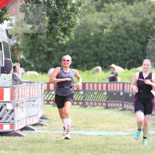 21.06.2026 - 29. Vierlanden-Triathlon Andreas Tolksdorf http://msf.ph/oto/9888649 21.06.2026 11:49:49 Ziel 527, 574, 527, 574 meine-sportfotos.de