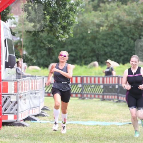 21.06.2026 - 29. Vierlanden-Triathlon Andreas Tolksdorf http://msf.ph/oto/9888653 21.06.2026 11:49:50 Ziel 527, 574, 527, 574 meine-sportfotos.de
