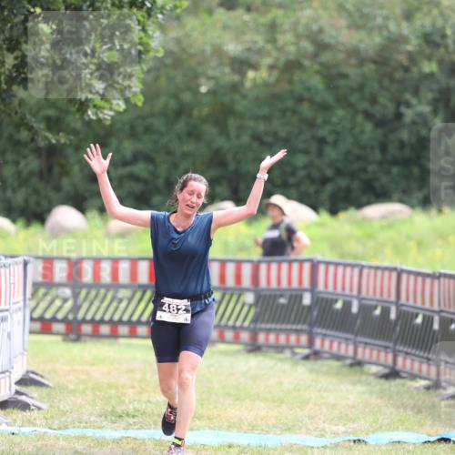 21.06.2026 - 29. Vierlanden-Triathlon Andreas Tolksdorf http://msf.ph/oto/9888661 21.06.2026 11:50:32 Ziel 482, 482 meine-sportfotos.de
