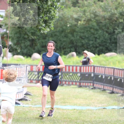 21.06.2026 - 29. Vierlanden-Triathlon Andreas Tolksdorf http://msf.ph/oto/9888668 21.06.2026 11:50:33 Ziel 482, 482 meine-sportfotos.de