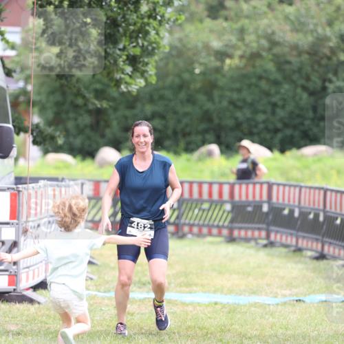 21.06.2026 - 29. Vierlanden-Triathlon Andreas Tolksdorf http://msf.ph/oto/9888673 21.06.2026 11:50:33 Ziel 482, 482 meine-sportfotos.de