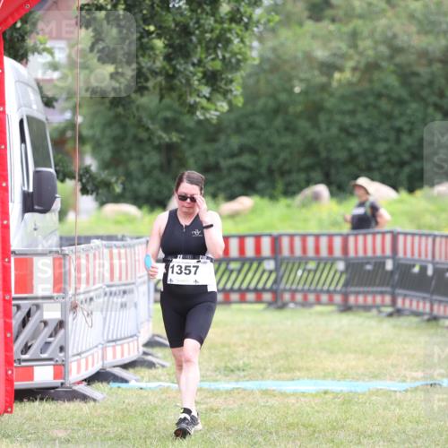 21.06.2026 - 29. Vierlanden-Triathlon Andreas Tolksdorf http://msf.ph/oto/9888683 21.06.2026 11:51:05 Ziel 505, 1357, 505, 1357 meine-sportfotos.de