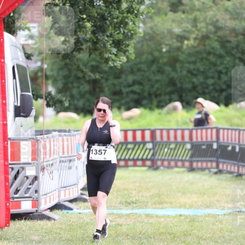21.06.2026 - 29. Vierlanden-Triathlon Andreas Tolksdorf http://msf.ph/oto/9888686 21.06.2026 11:51:05 Ziel 505, 1357, 505, 1357 meine-sportfotos.de