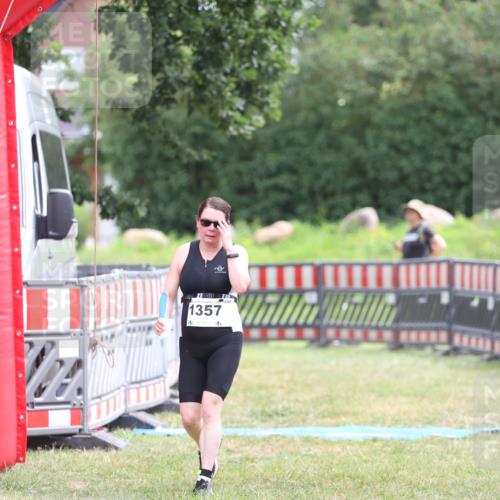 21.06.2026 - 29. Vierlanden-Triathlon Andreas Tolksdorf http://msf.ph/oto/9888687 21.06.2026 11:51:05 Ziel 505, 1357, 505, 1357 meine-sportfotos.de