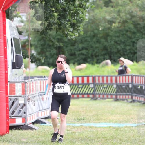 21.06.2026 - 29. Vierlanden-Triathlon Andreas Tolksdorf http://msf.ph/oto/9888688 21.06.2026 11:51:05 Ziel 505, 1357, 505, 1357 meine-sportfotos.de