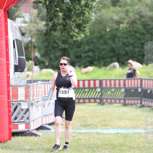 21.06.2026 - 29. Vierlanden-Triathlon Andreas Tolksdorf http://msf.ph/oto/9888689 21.06.2026 11:51:05 Ziel 505, 1357, 505, 1357 meine-sportfotos.de