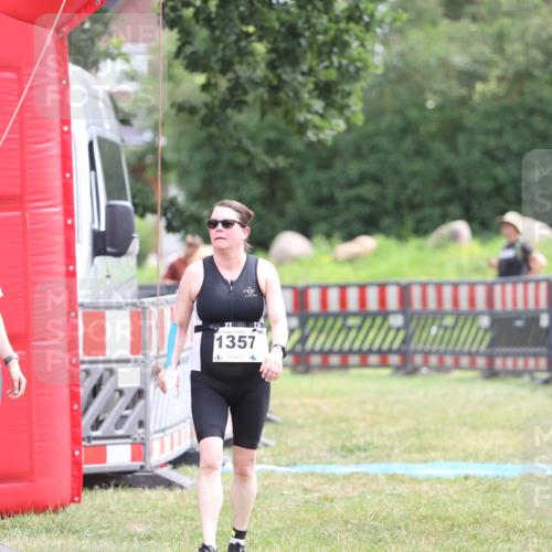 21.06.2026 - 29. Vierlanden-Triathlon Andreas Tolksdorf http://msf.ph/oto/9888690 21.06.2026 11:51:06 Ziel 505, 1357, 505, 1357 meine-sportfotos.de