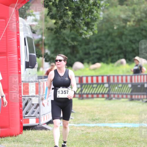 21.06.2026 - 29. Vierlanden-Triathlon Andreas Tolksdorf http://msf.ph/oto/9888691 21.06.2026 11:51:06 Ziel 505, 1357, 505, 1357 meine-sportfotos.de
