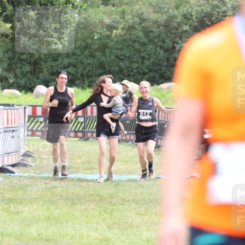 21.06.2026 - 29. Vierlanden-Triathlon Andreas Tolksdorf http://msf.ph/oto/9888712 21.06.2026 11:51:27 Ziel 299, 534, 612, 299, 534, 612 meine-sportfotos.de