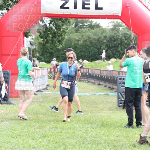21.06.2026 - 29. Vierlanden-Triathlon Andreas Tolksdorf http://msf.ph/oto/9888775 21.06.2026 11:52:23 Ziel  meine-sportfotos.de