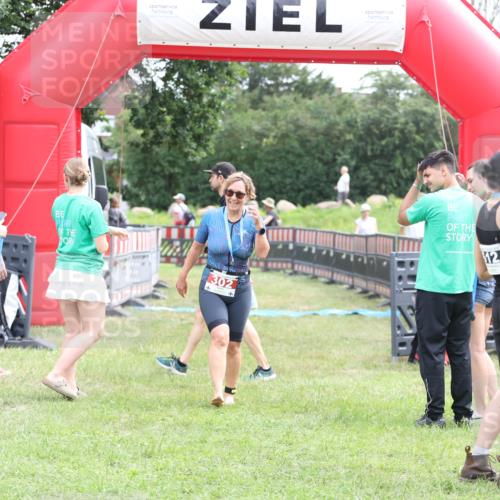 21.06.2026 - 29. Vierlanden-Triathlon Andreas Tolksdorf http://msf.ph/oto/9888776 21.06.2026 11:52:23 Ziel  meine-sportfotos.de