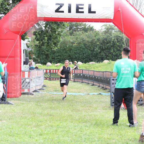 21.06.2026 - 29. Vierlanden-Triathlon Andreas Tolksdorf http://msf.ph/oto/9888784 21.06.2026 11:52:37 Ziel 551, 551 meine-sportfotos.de