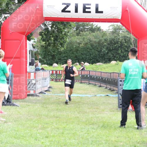 21.06.2026 - 29. Vierlanden-Triathlon Andreas Tolksdorf http://msf.ph/oto/9888789 21.06.2026 11:52:37 Ziel 551, 551 meine-sportfotos.de