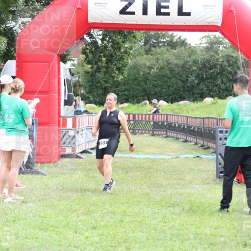 21.06.2026 - 29. Vierlanden-Triathlon Andreas Tolksdorf http://msf.ph/oto/9888795 21.06.2026 11:52:39 Ziel 402, 551, 402, 551 meine-sportfotos.de