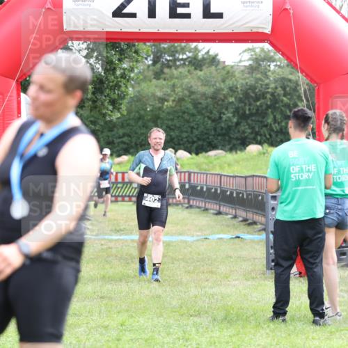 21.06.2026 - 29. Vierlanden-Triathlon Andreas Tolksdorf http://msf.ph/oto/9888798 21.06.2026 11:52:52 Ziel 213, 402, 213, 402 meine-sportfotos.de